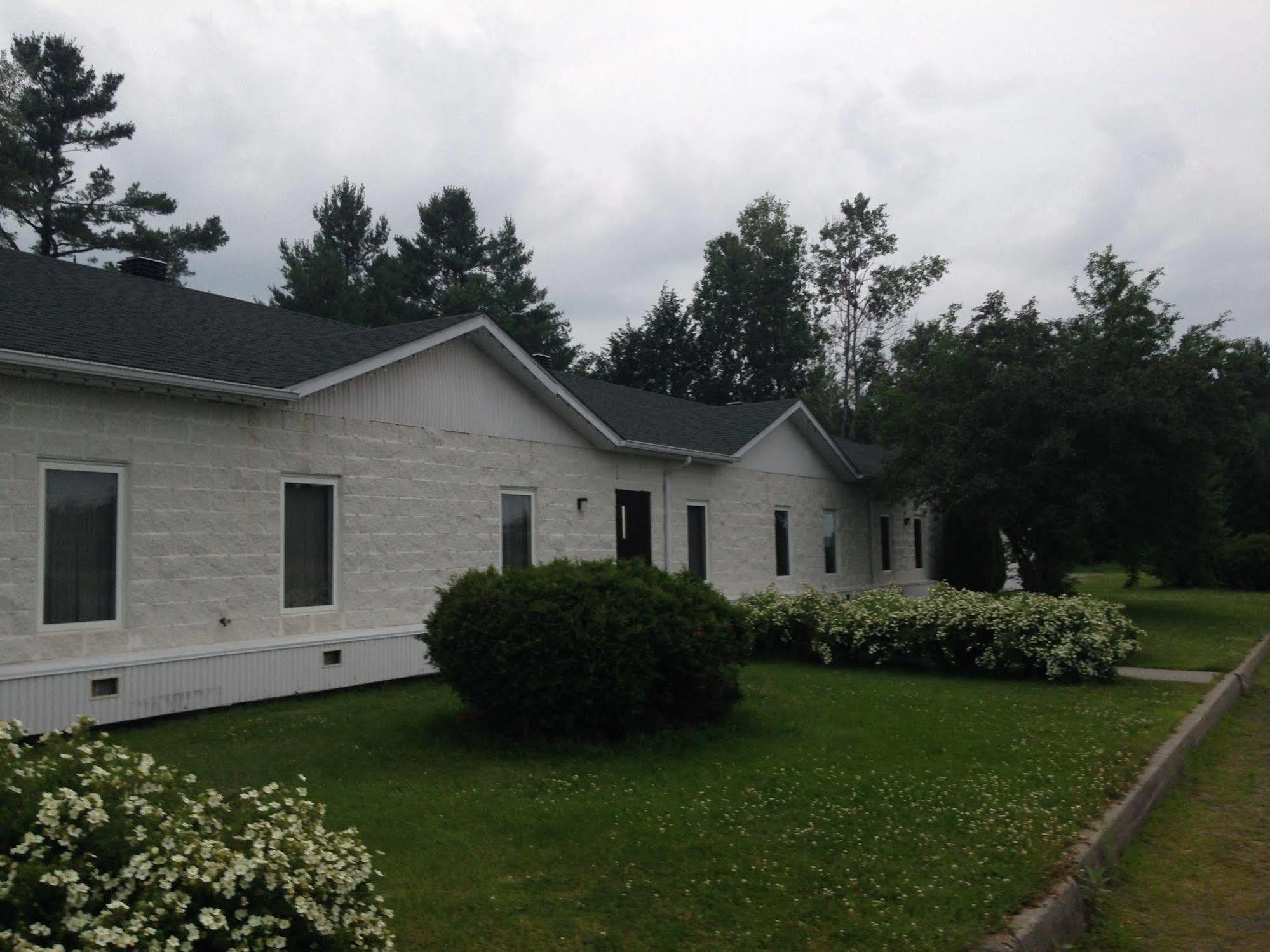 Motel Econonuit Sherbrooke Exterior foto